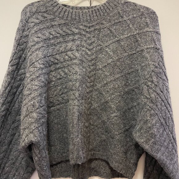 Womens Abercrombie & Fitch‎ Grey Cable Knit Crew Neck Sweater Top Size S/M - Picture 2 of 6